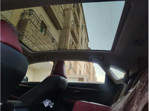 Car image 20