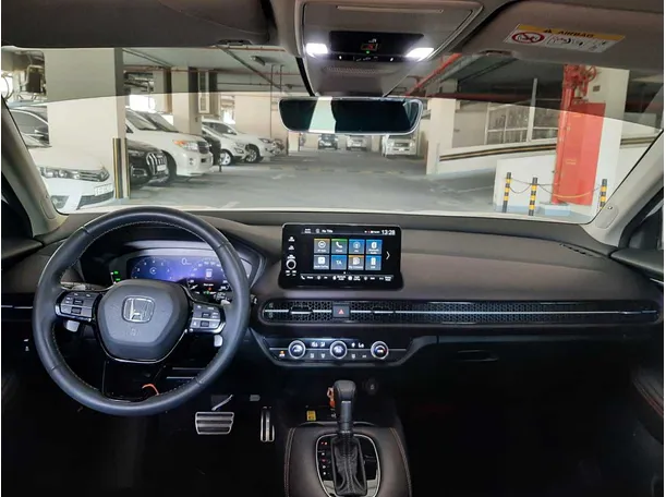 Car image 15