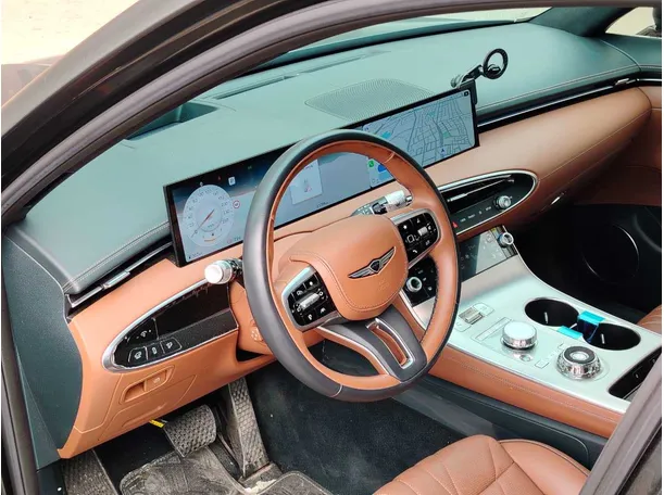 Car image 13