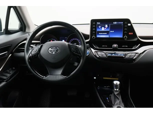 Car image 15