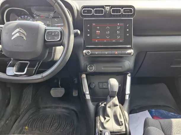 Car image 16