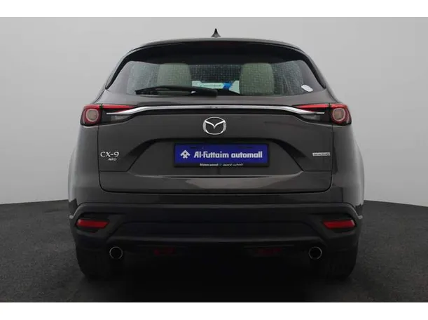 Car image 12