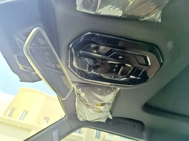 Car image 37