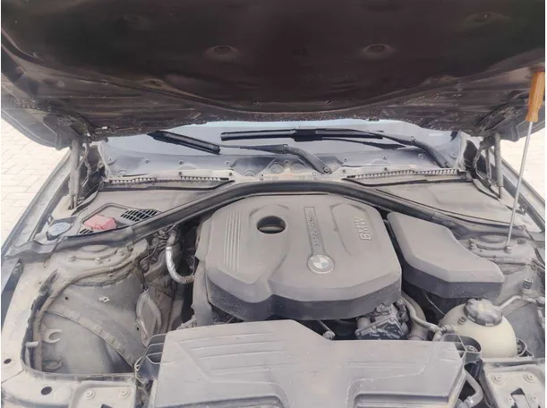 Car image 40