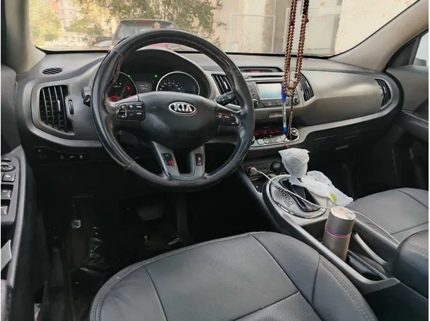 Car image 24