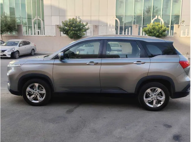 Car image 8