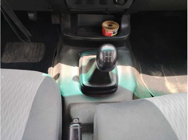 Car image 19