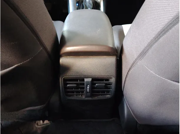 Car image 31