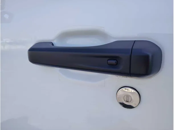 Car image 36