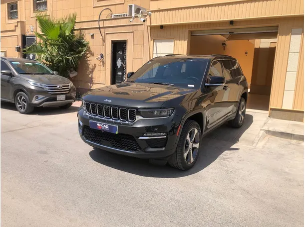 2023 Jeep Grand Cherokee in Riyadh