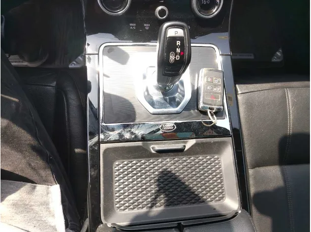Car image 25