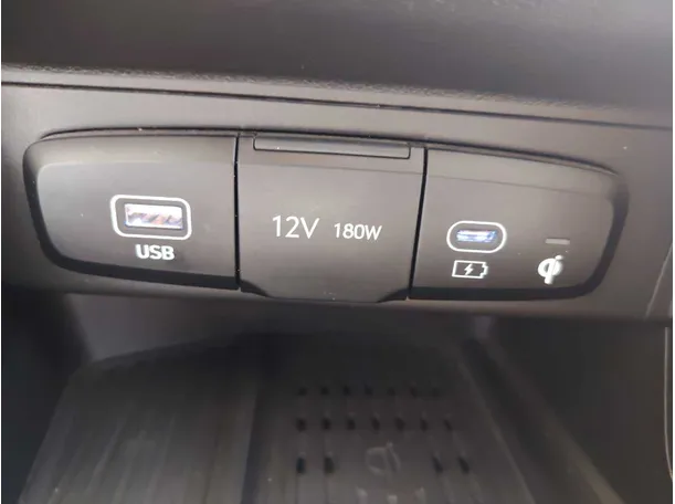 Car image 26