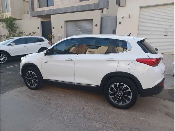 Car image 8