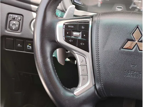 Car image 32