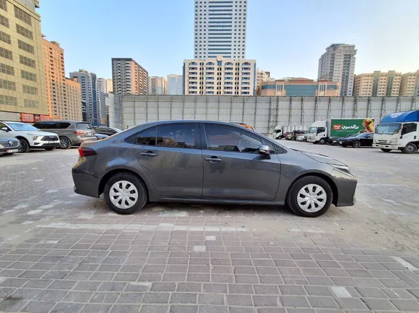 Car image 8