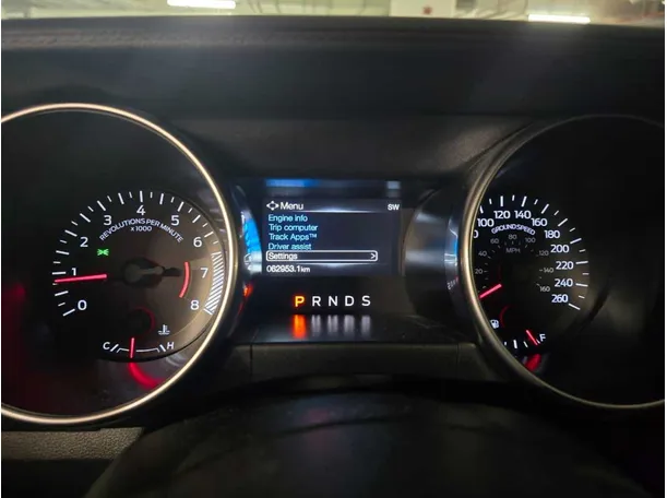 Car image 17