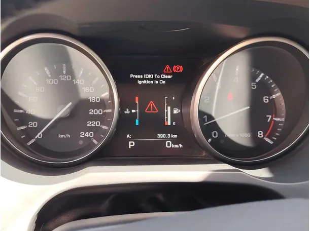 Car image 25