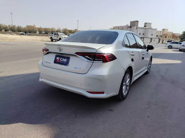 Car image 5