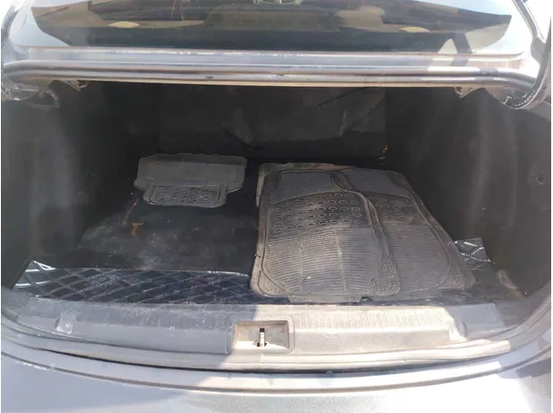 Car image 26