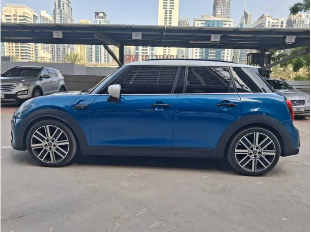Car image 8
