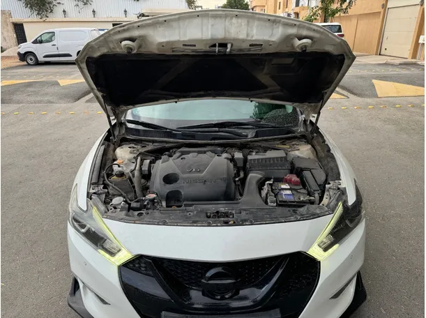 Car image 26
