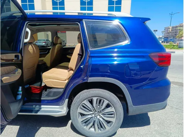 Car image 17