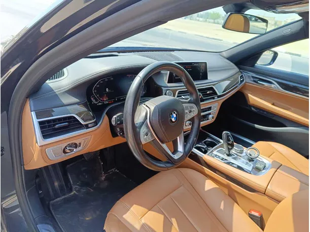 Car image 13