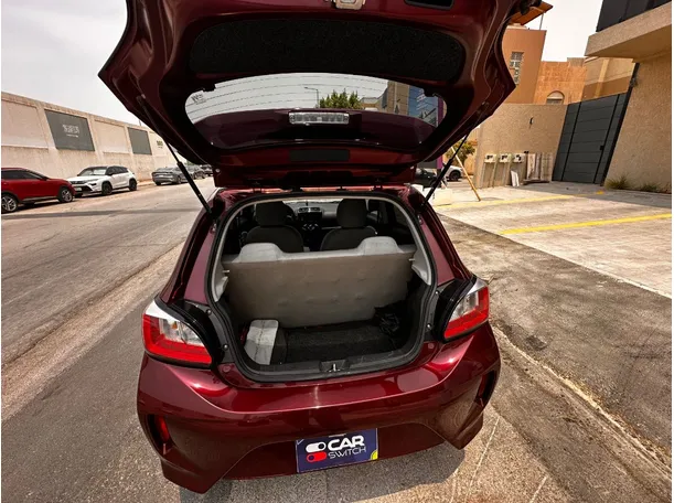 Car image 21