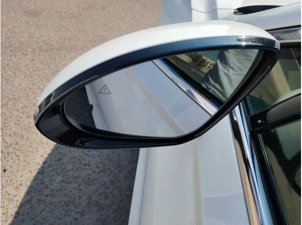 Car image 37