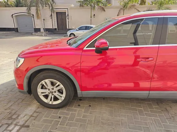 Car image 9