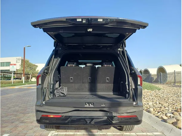 Car image 27