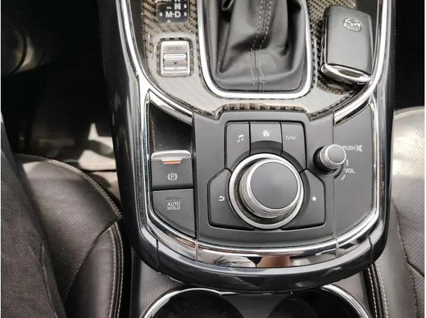 Car image 24