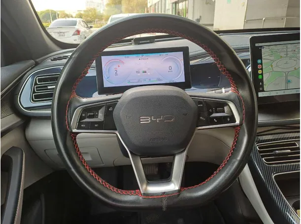 Car image 17