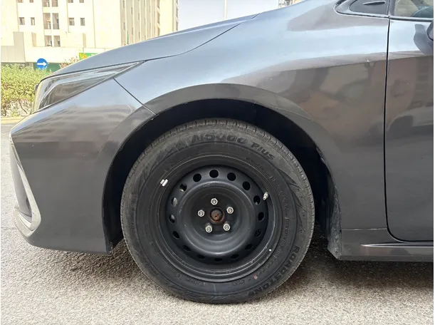 Car image 9