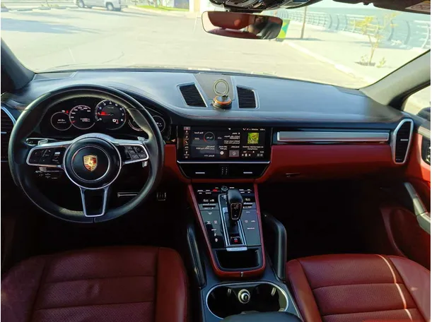 Car image 23