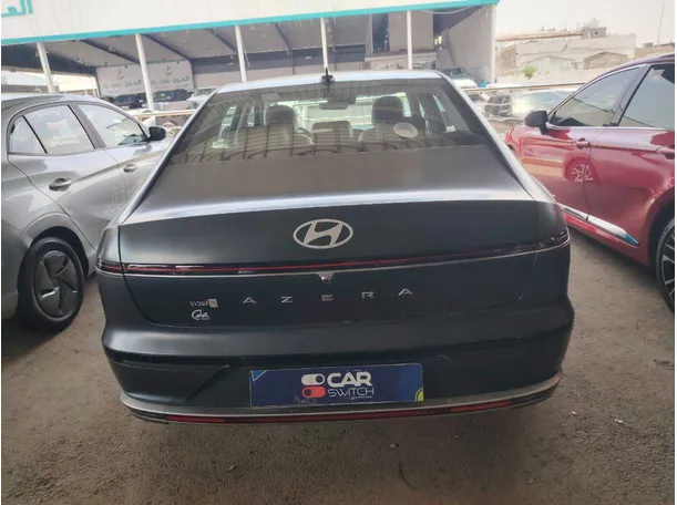 Car image 6