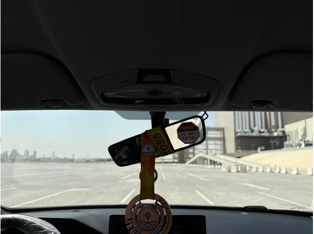 Car image 24