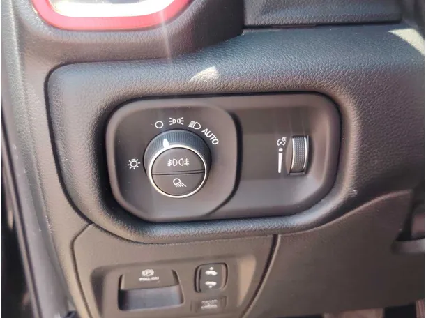 Car image 27