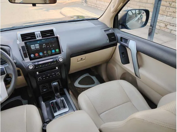 Car image 25