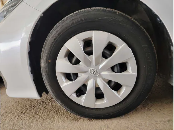 Car image 10