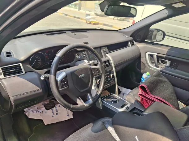 Car image 11