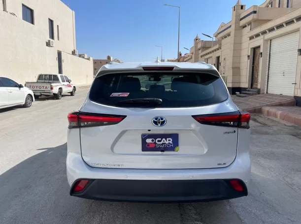 Car image 6