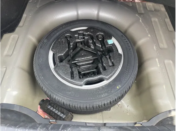 Car image 22