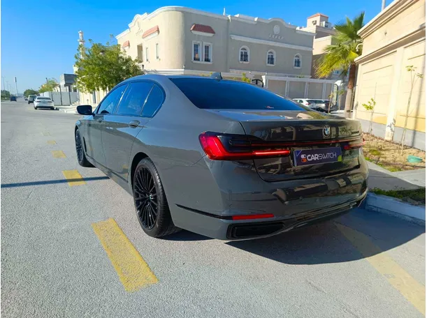 Car image 7
