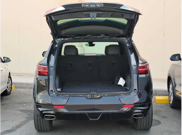 Car image 28