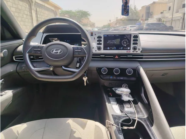 Car image 22