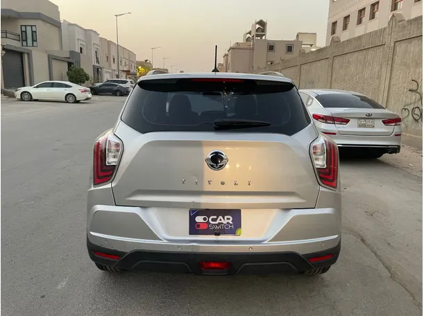 Car image 6