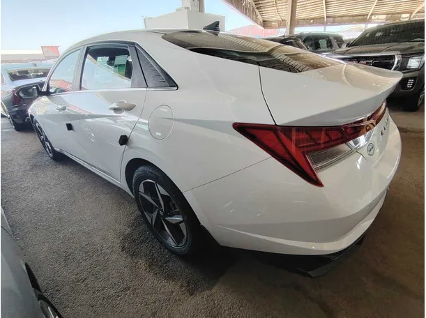 Car image 8