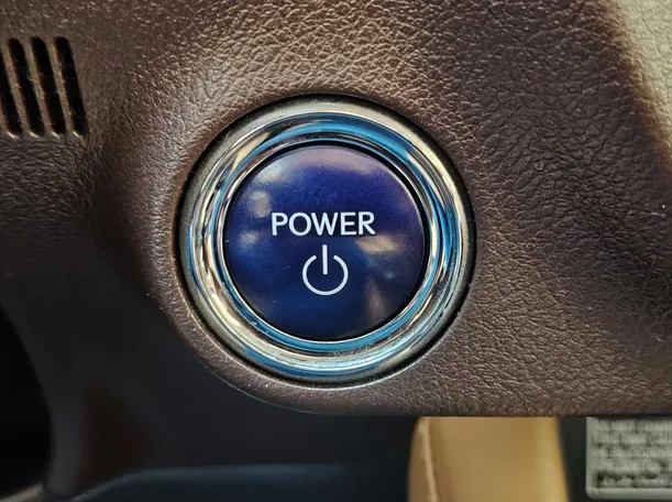 Car image 32