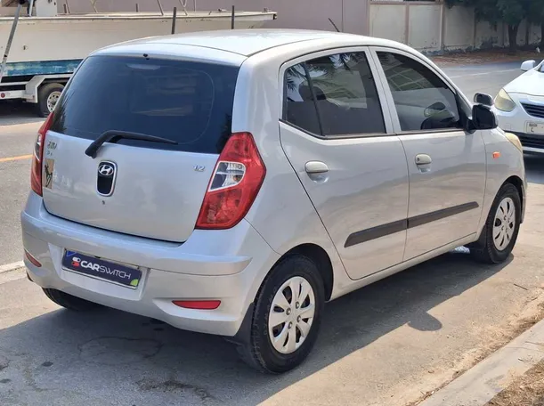 Car image 5